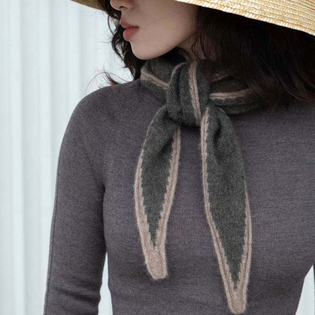 Tipped Neck Scarf - Green