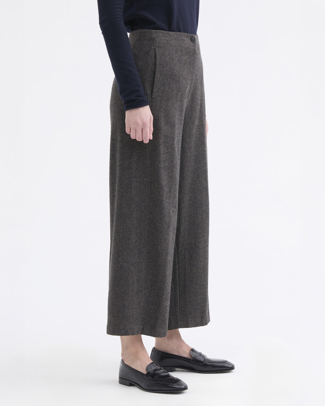 Herringbone Soft Barrel Trouser - Dark Grey