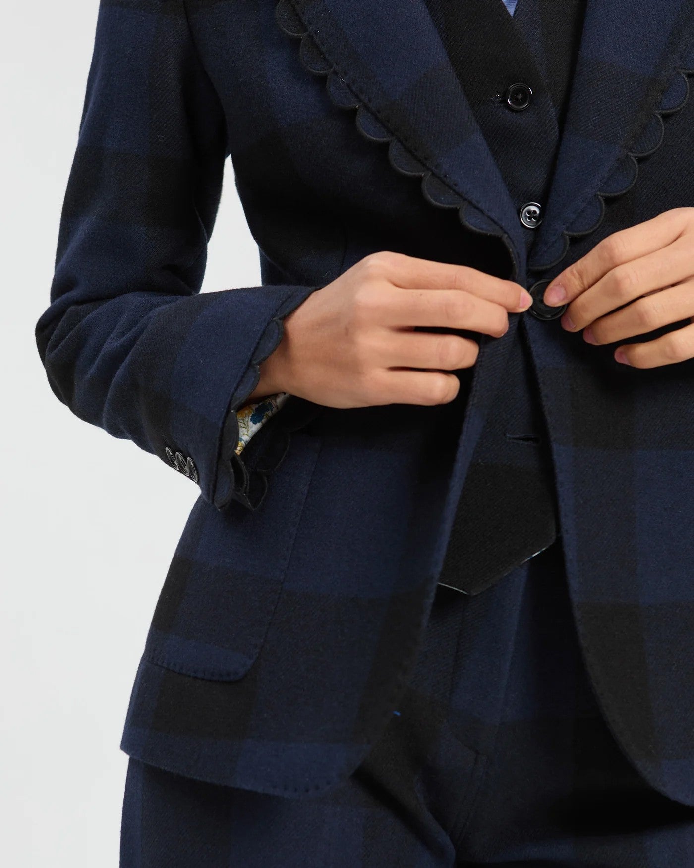 Scalloped Trim Tartan Blazer - Navy/Blk