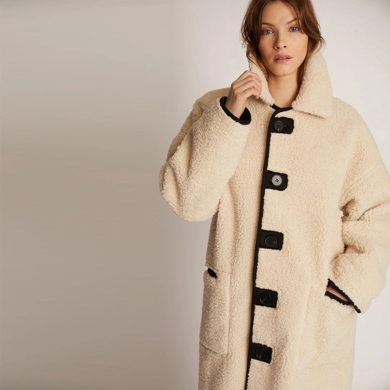 Tibur Long Line Coat Black White