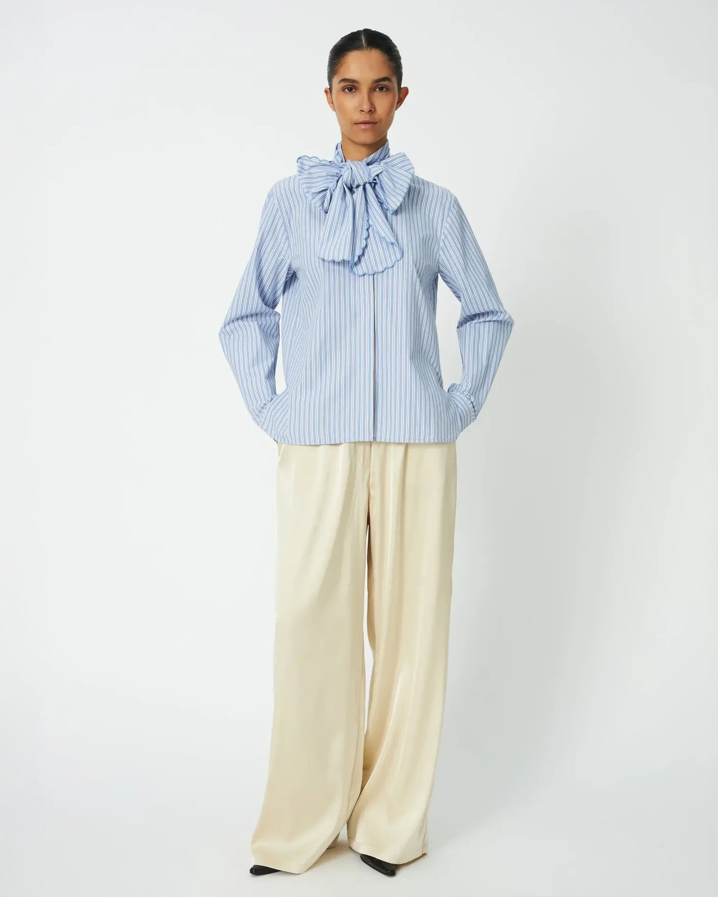 Striped Scallop Bow Shirt - White With Blue Stripes