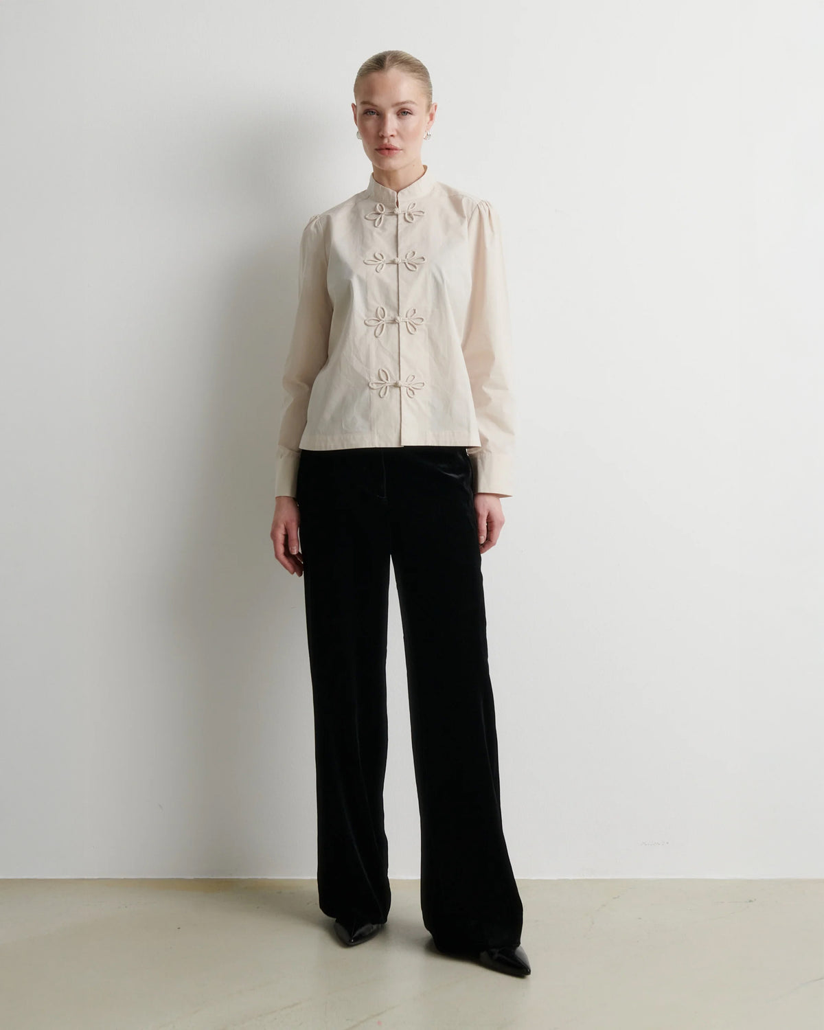 Velvetta Straight Trousers - Black