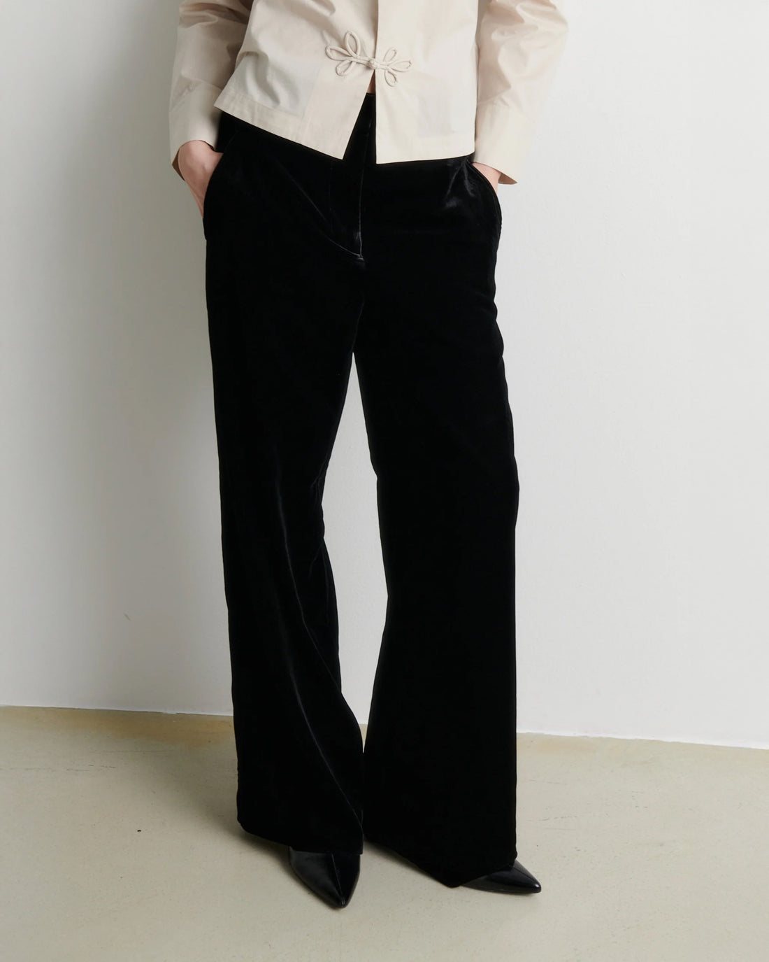 Velvetta Straight Trousers - Black