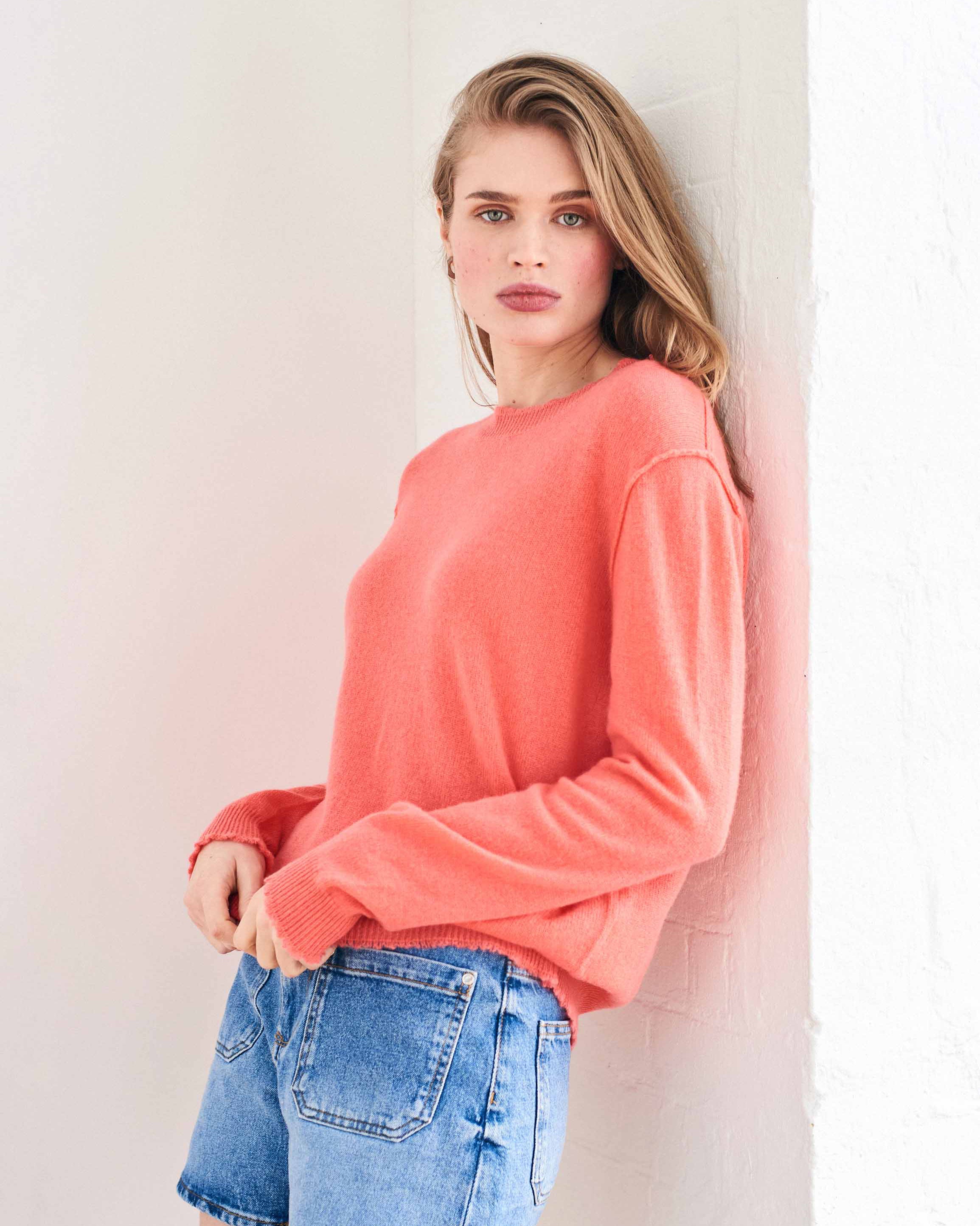 Distressed Crew - Cerise